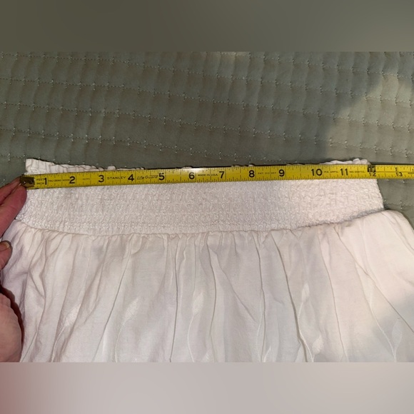 Lilly Pulitzer White Embroidered Floral Scallop Skirt Size Small. VVGUC - Picture 2 of 11